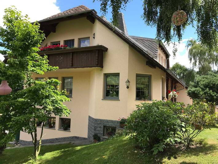 Ferienwohnung für 5 Personen, mit Terrasse und Garten in Greiz