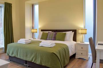 Log Cabin for 6 People in Falkirk, Scotland, Photo 1