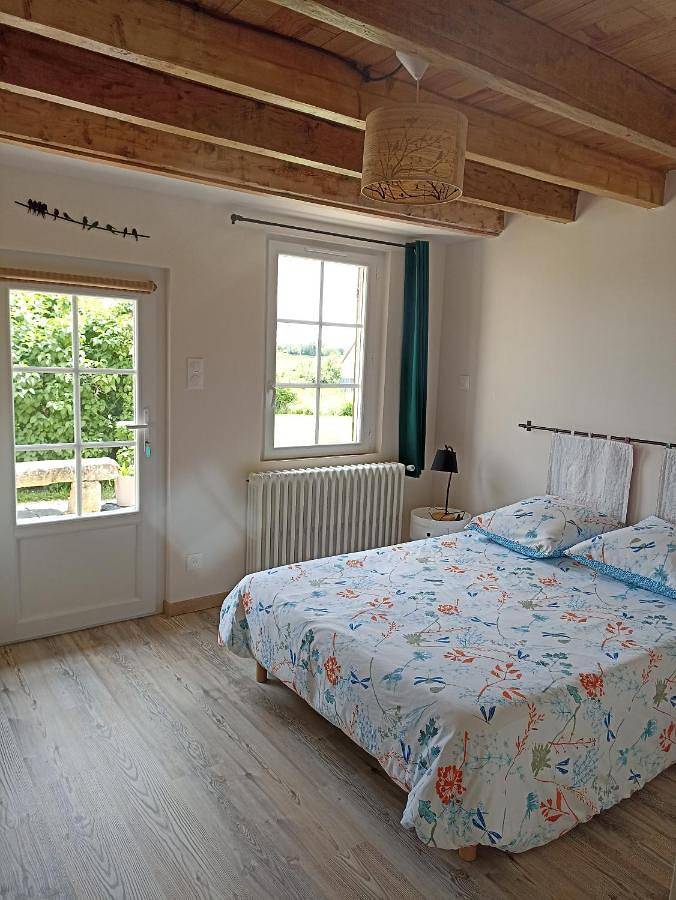 Chambre d’hôte pour 4 personnes, avec Terrasse ainsi que Jardin et Vue à Saint-Aubin-le-Monial