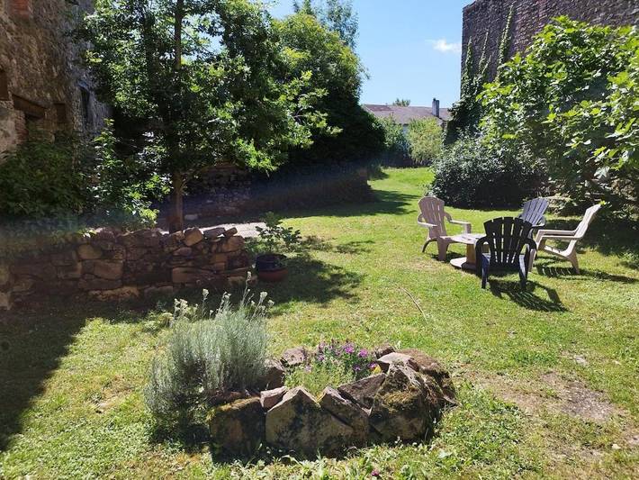 Gîte pour 4 personnes, avec vue ainsi que terrasse et jardin à Monestiés - 2