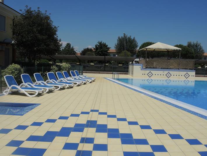 Ferienpark für 8 Personen, mit Balkon/Terrasse