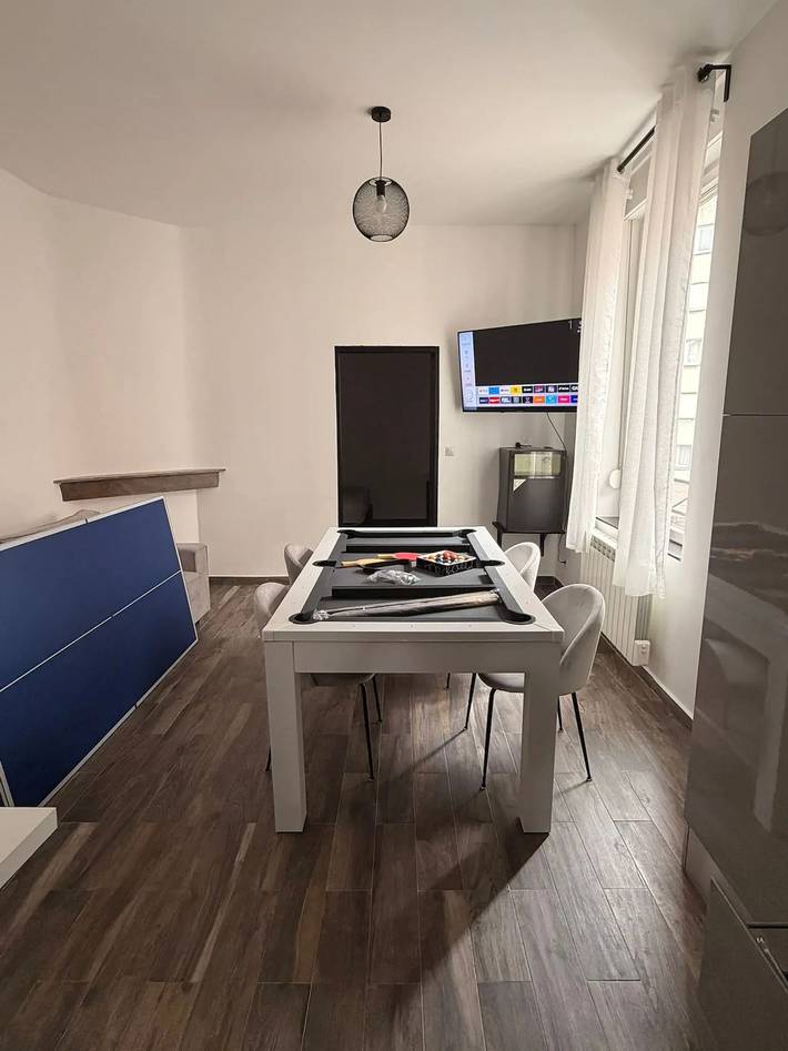 Apartamento entero, Apartamento Valenciennes 45 m², billar in Valenciennes, Región de Valenciennes