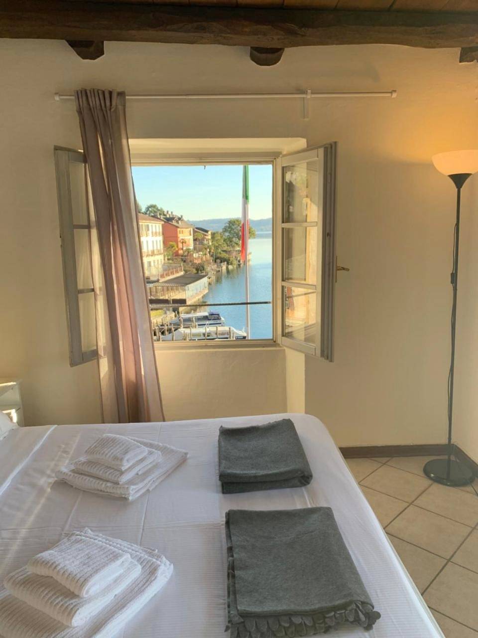 Ganze Wohnung, -Ortaflats- Appartamento Belvedere in Orta San Giulio, Ortasee