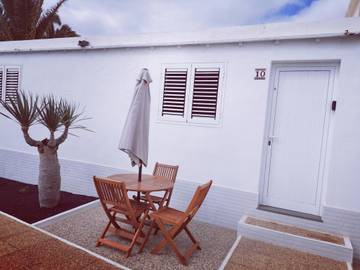 Cottage pour 3 personnes, avec terrasse ainsi que piscine et jardin dans Tahiche