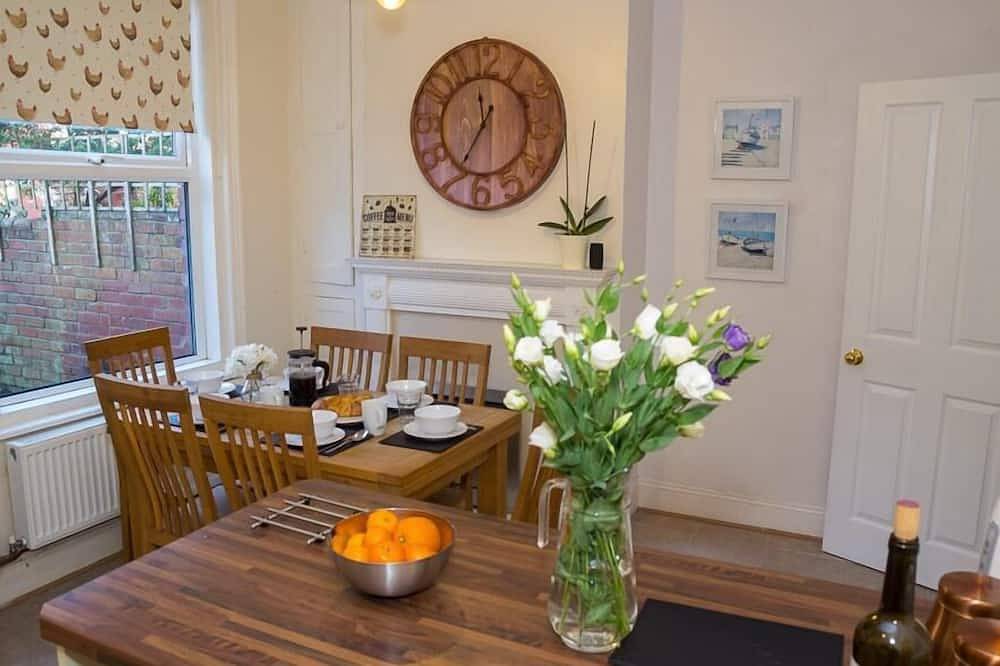 Entire House - Jutes House, Exeter - Sleeps 6 in Exeter, Devon