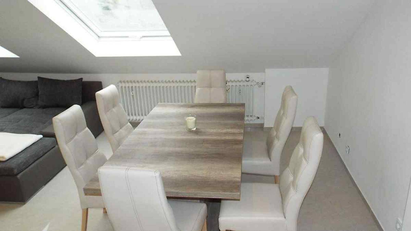 Gemütlich 8-Personen-Ferienhaus im 2. Stock bei Winterberg. in Winterberg, die Mittelgebirge