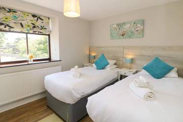 Log Cabin for 4 People in Buxton, Peak District, Photo 4