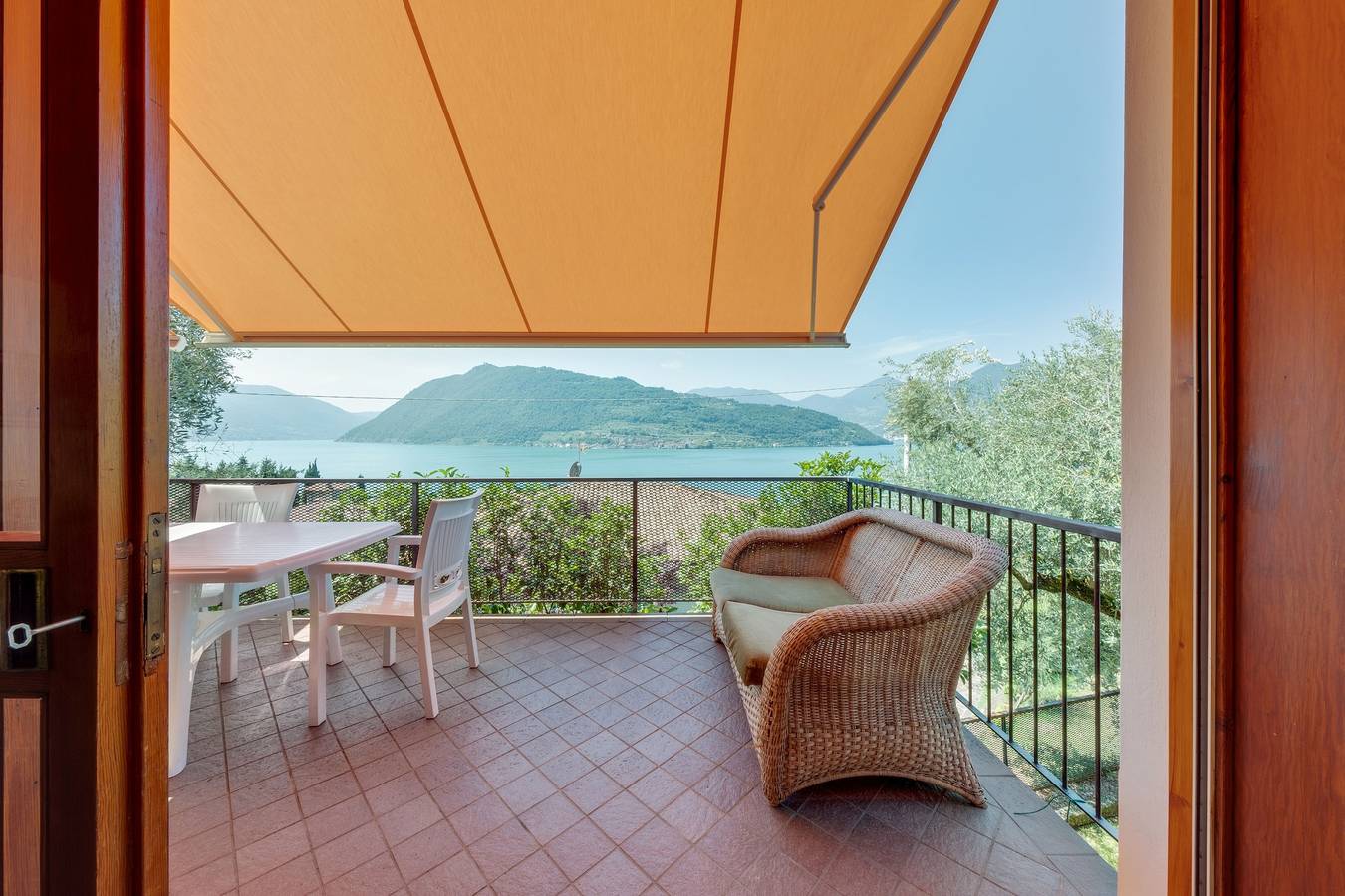 Villa Olivella in Sale Marasino, Catena Bresciana Occidentale
