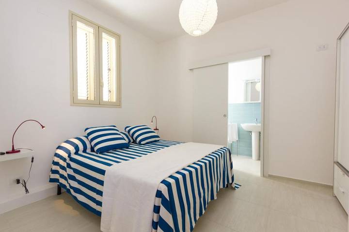 Gîte pour 5 personnes, avec Balcon et Vue à Marina di Ragusa - 4