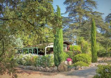 Lodge pour 2 personnes, avec piscine ainsi que jardin et terrasse, animaux acceptés dans le Var