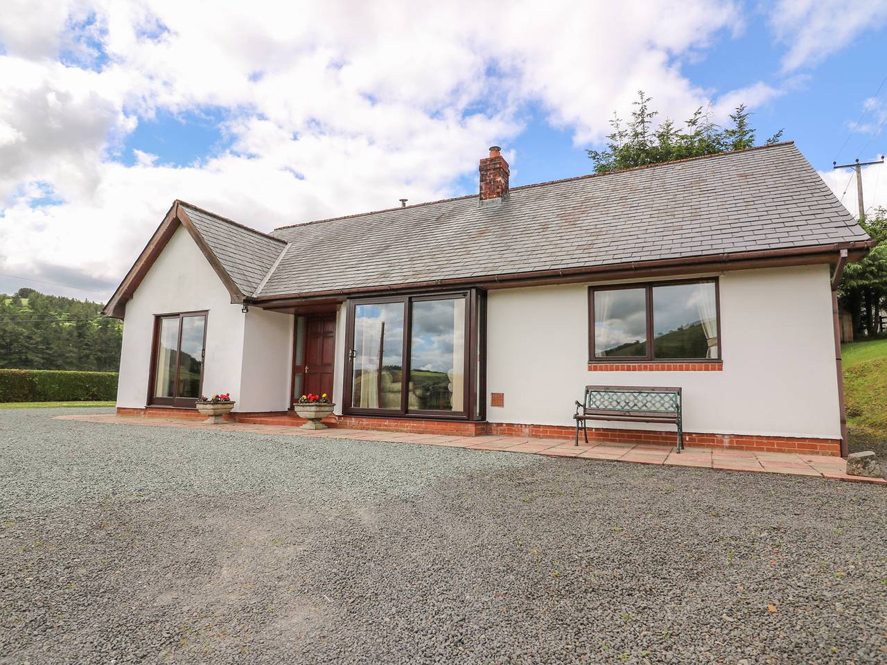 Drainbyrion Farm House in Powys