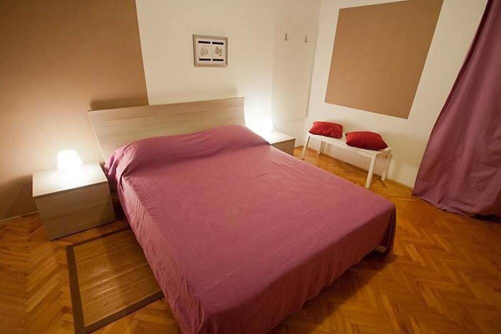 Appartamento intero, In Zentrumsnähe mit Balkon in Pula-Medulin, Pula Croazia