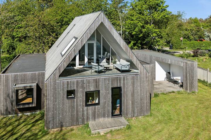 Ferienhaus für 8 Personen, mit Terrasse in Dyngby Strand