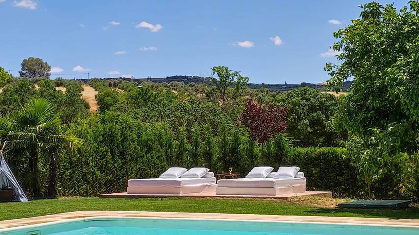 Casa rural para 14 personas, con piscina y balcón/terraza en Ronda
