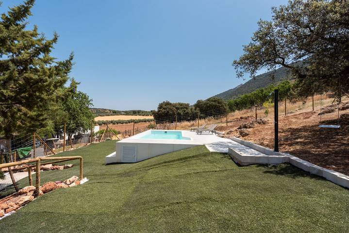 Casa rural para 10 personas, con jardín en Villanueva del Trabuco - 2