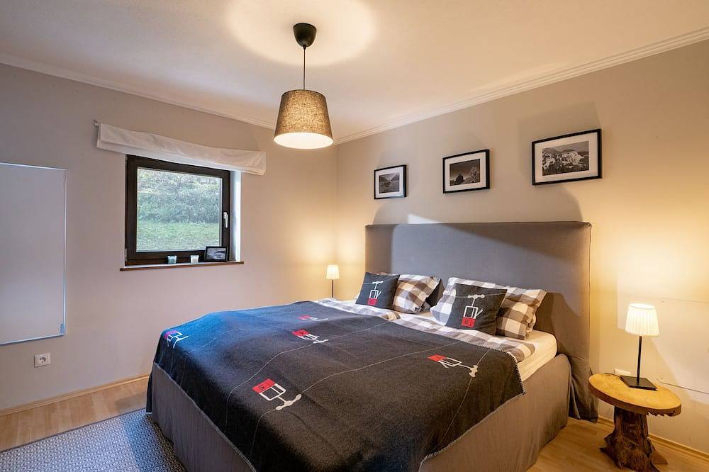 Fantastic Mountain View Chalet, 10 min to Kitzbühel, Ski in Ski out, 8 persons in Oberndorf in Tirol, Kaisergebirge