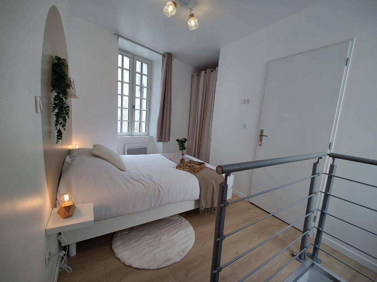 Appartement entier, One-Bedroom Apartment in Saint-Jean-d'Angély, Région de Saint-Jean-d'Angély