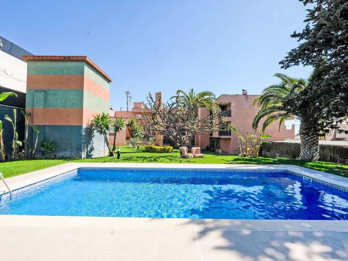 Vakantiewoning voor 6 personen, with Terras and Tuin as well as Zwembad in Tarragona