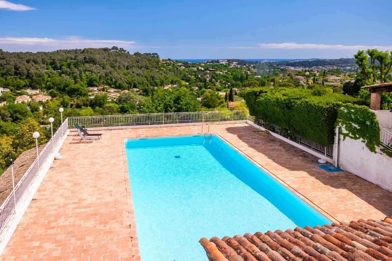 Appartement bas de maison, domaine avec piscine in Saint-Paul-de-Vence, Côte méditerranéenne (France)