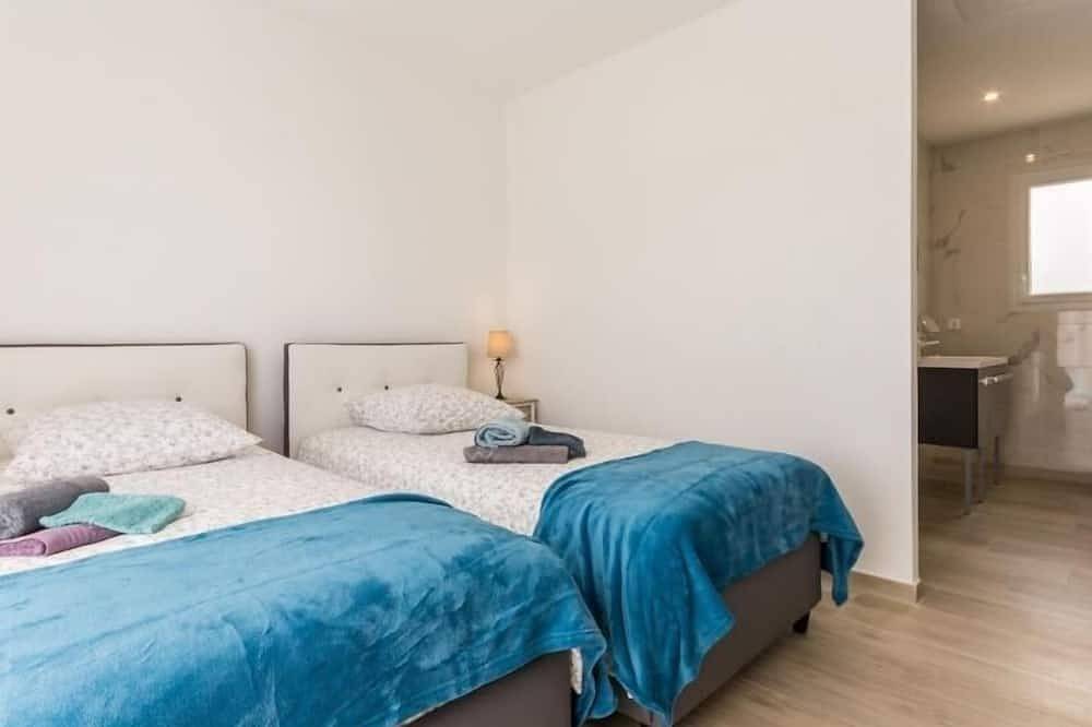 Gîte familial moderne, proche mer avec jardin, garage et Wi-Fi in Arthon-en-Retz, Valle del Loira