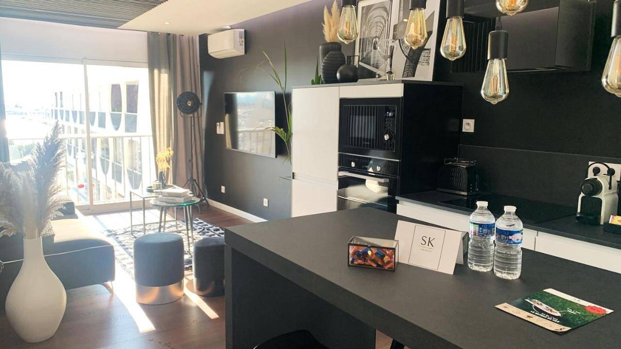 Appartement entier, Appartement vue port et accès direct mer, centre ville de la Grande Motte prés de Montpellier in La Grande-Motte, Côte d'Améthyste