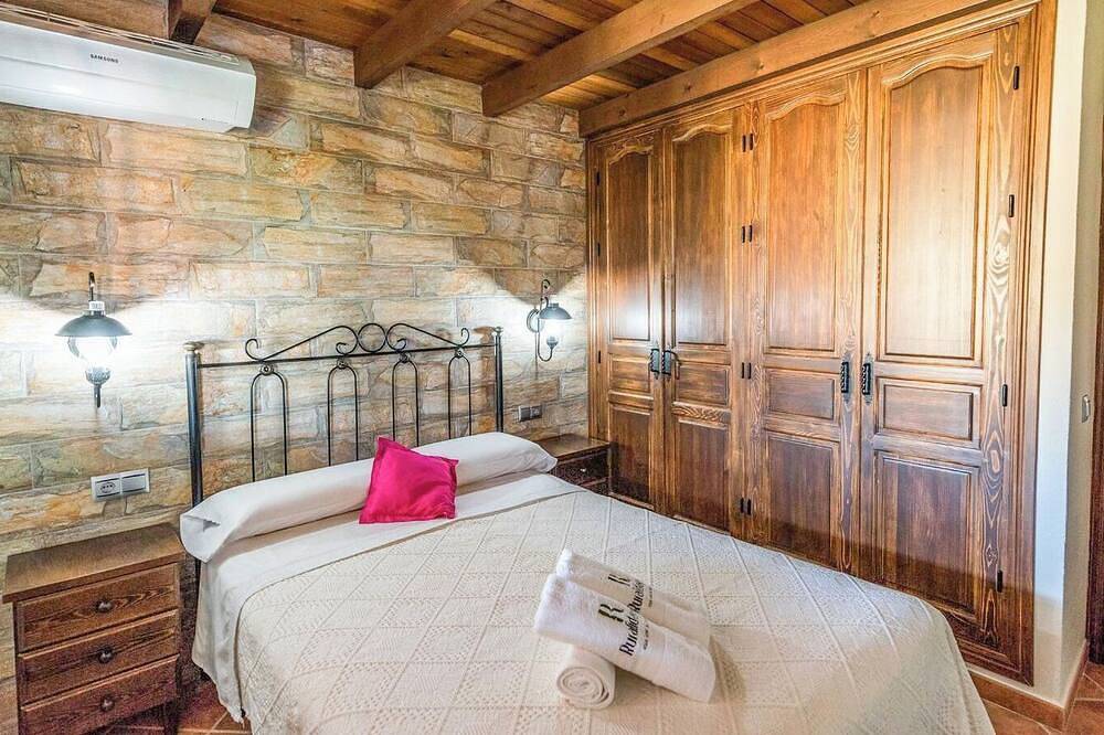 Los Valles Alozaina in Alozaina, Sierra de las Nieves