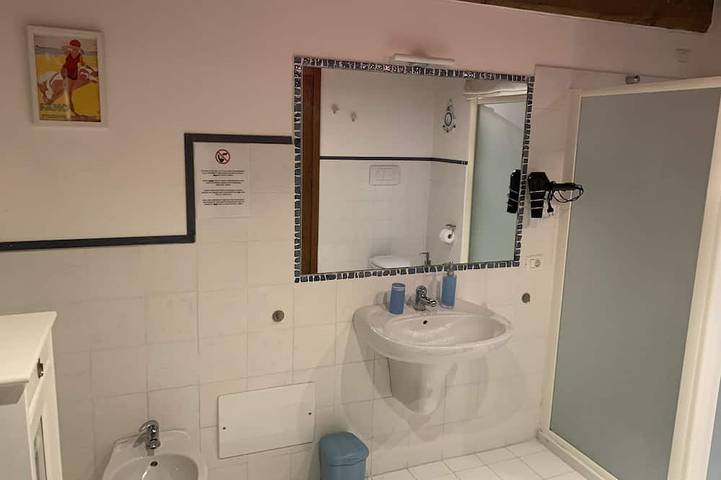 Accogliente appartamento in un casale di campagna con piscina privata e jacuzzi in Fossombrone, Valle del Metauro