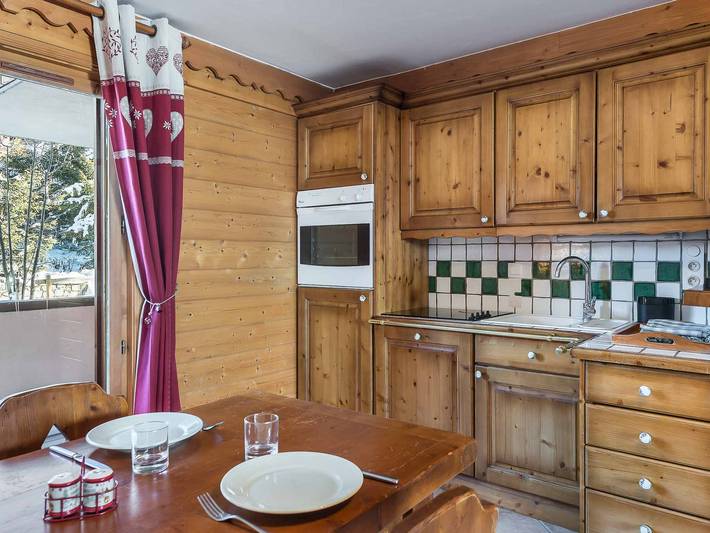 Gîte pour 6 personnes, avec piscine et terrasse dans Meribel Village - 2