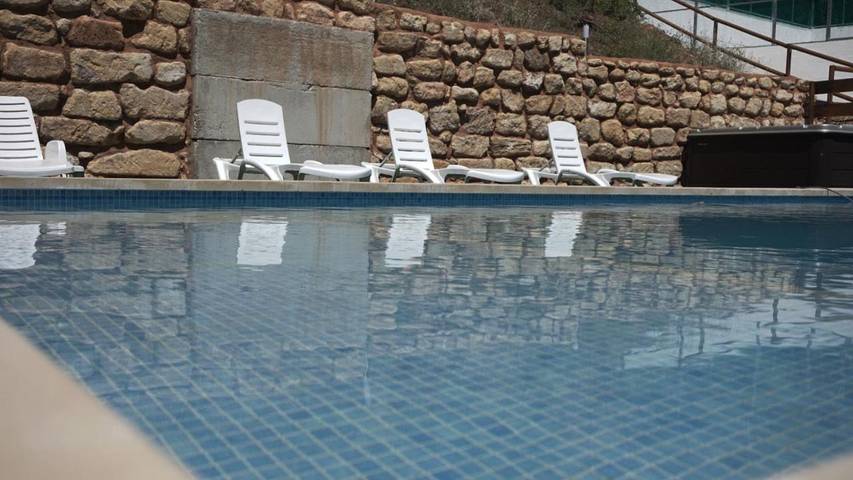 Apartamento de vacaciones para 19 personas, con piscina además de vistas y jardín, Se admiten mascotas en Sierra Sur Jaen - 2