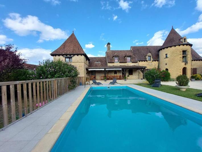 Gîte pour 15 personnes, avec jardin et piscine à Marcillac-Saint-Quentin - 2