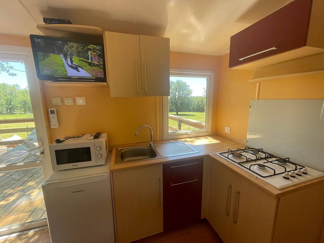 Bungalow 'À l'Orée des Bois' met gedeeld zwembad, wifi en airconditioning in Monfaucon, Périgord Pourpre