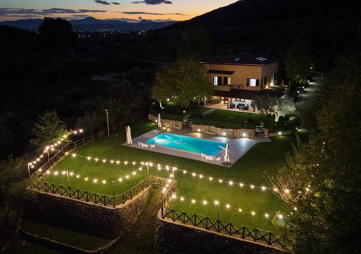 Casa vacanza per 7 persone, con Balcone e Terrazza nonché Giardino e Piscina a Cerreto Sannita