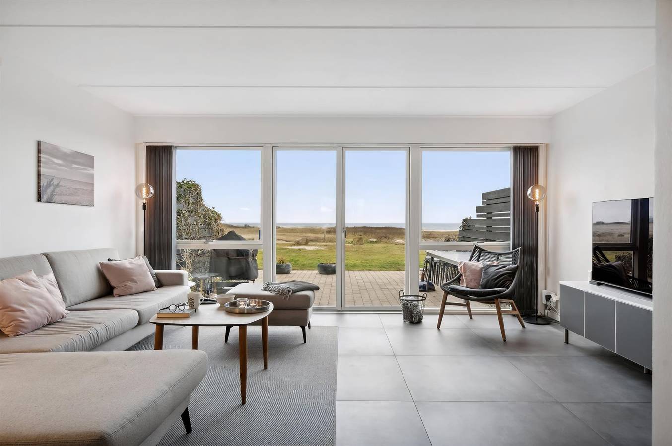 Hel lejlighed, Pet friendly apartment in Assens with house sea view in Assens, Lillebælt