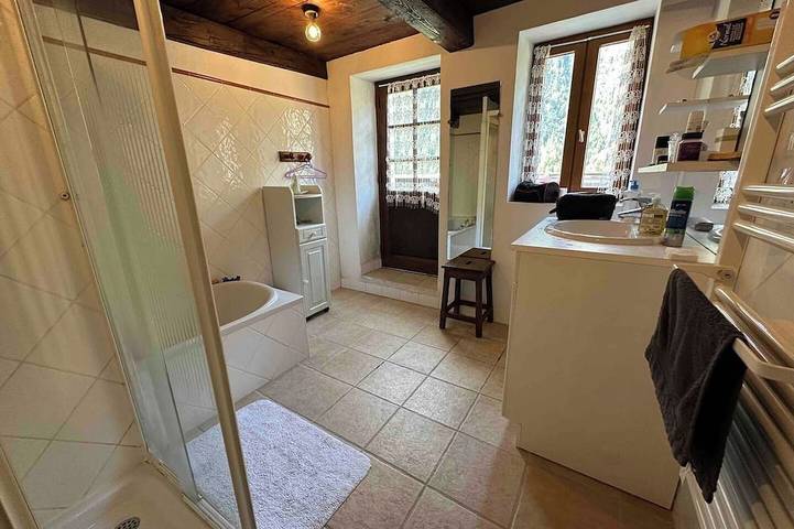 Location de vacances pour 6 personnes, avec jardin et balcon à Planay - 4