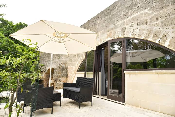 Entire apartment, Fata bianca: botanical garden, swimming pool and whirlpool in Novoli, Lecce Province