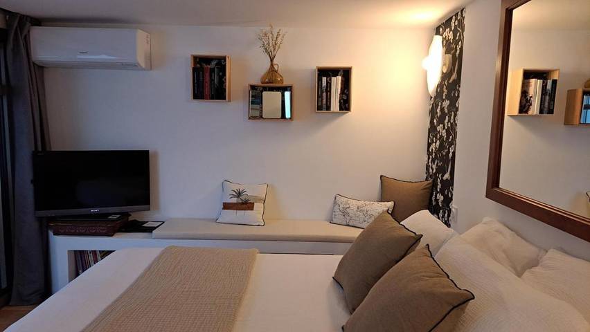 Chambre d’hôte pour 2 personnes, avec terrasse à Aigues-Mortes - 2