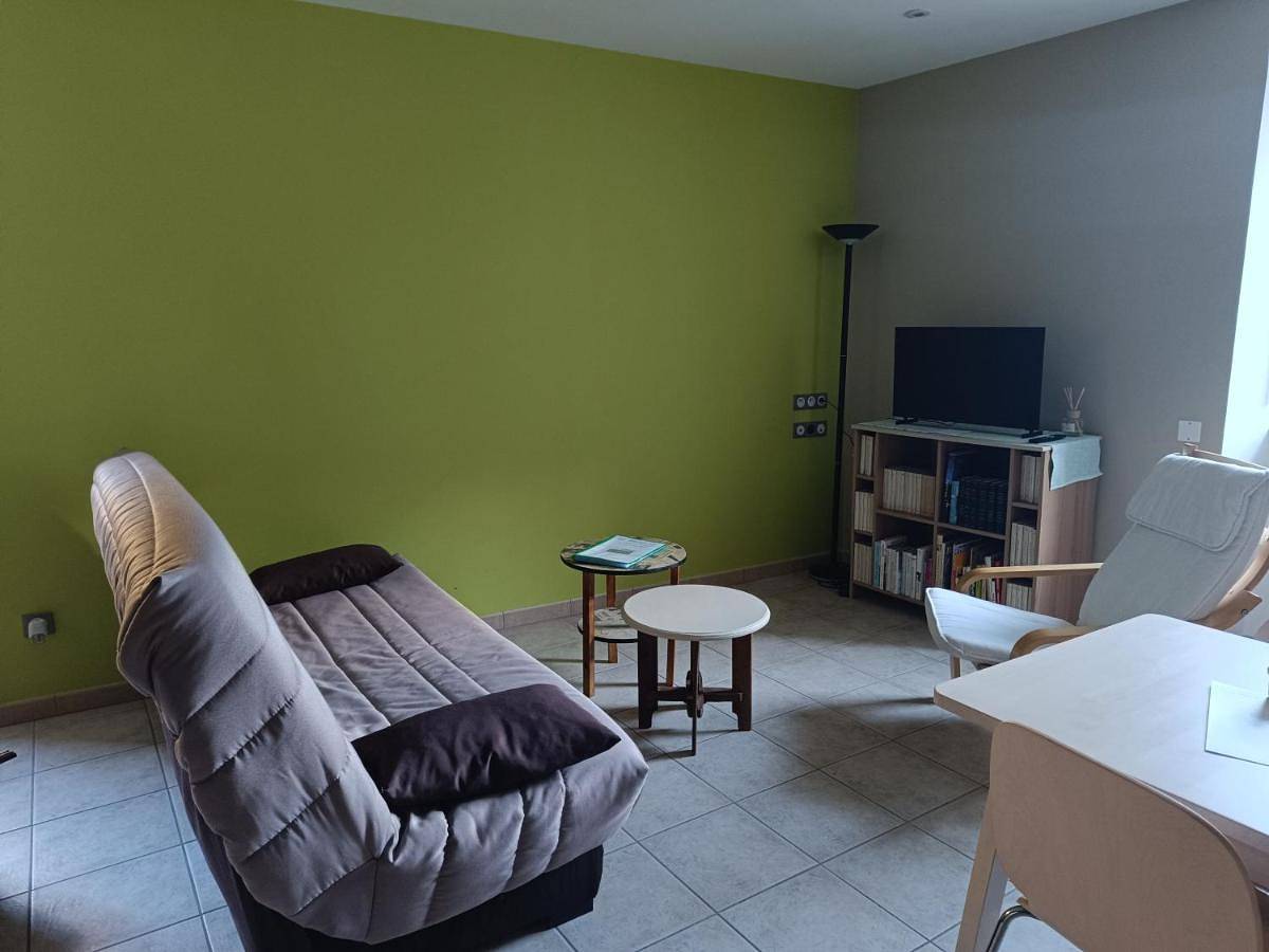 Appartement entier, Appartement 2 à 4 personnes in Antraigues-sur-Volane, Parc naturel régional des Monts d'Ardèche