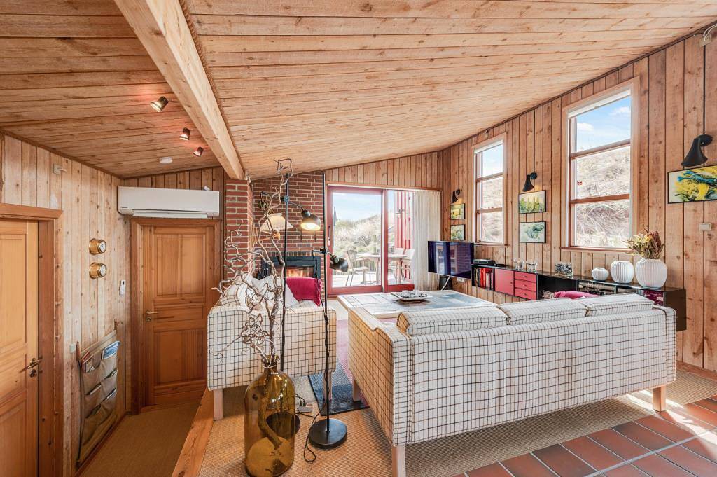 Charmantes, strandnahes Ferienhaus mit herrlichen Terrassen in Ringkøbing, Holmsland Klit