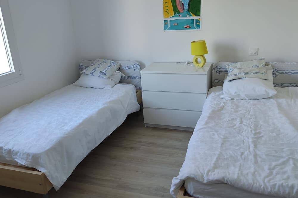 New comfortable house with swimming pool in Provence in Régusse, Región Brignoles