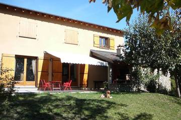 Gîte pour 8 personnes, avec balcon et jardin à Err