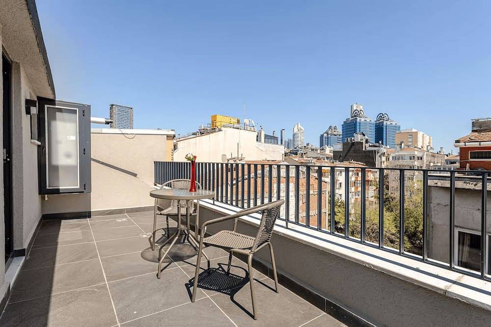 Entire apartment, Rooftop Flat in Şişli Built 2025 in Şişli, Istanbul