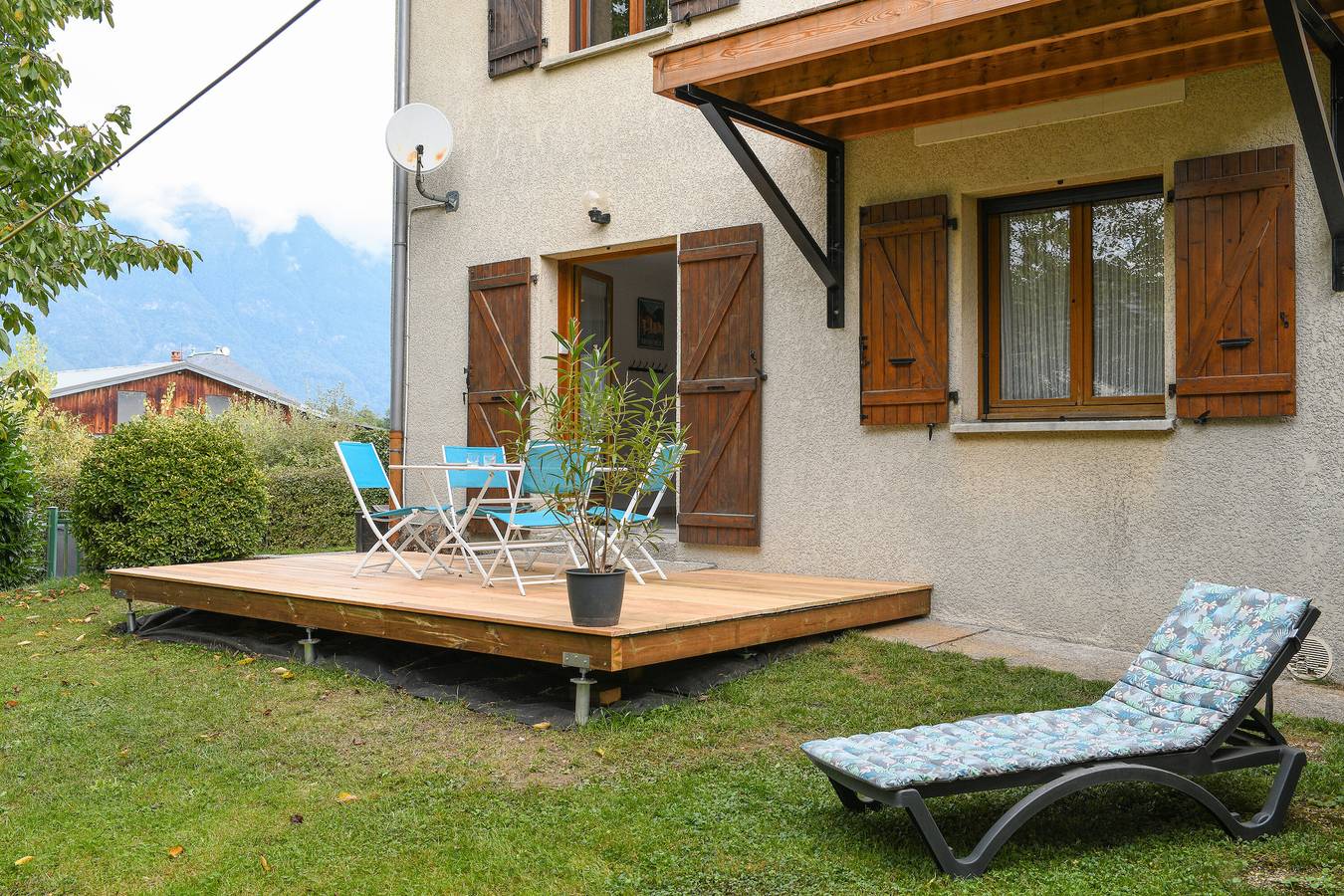 Entire apartment, Apartment 'Le Relai Des Gayots' with Mountain View, Terrace and Wi-Fi in Châteauneuf (Savoie), Chambéry region