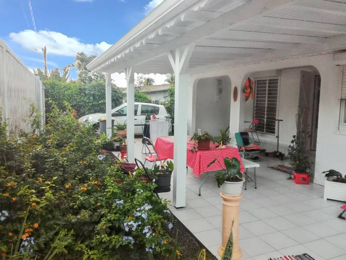 Maison de vacances pour 4 personnes, avec terrasse et piscine à Petit-Bourg