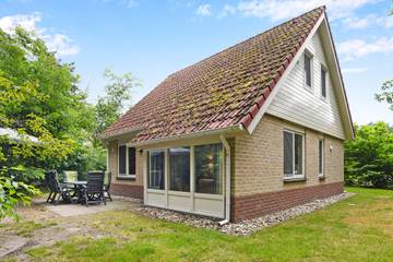 Bungalow für 6 Personen, mit Terrasse und Balkon/Terrasse in den Niederlande