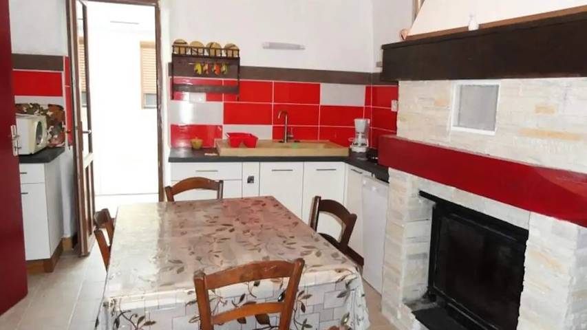 Gîte pour 5 personnes, avec Terrasse et Piscine à Saint-Germain-de-Calberte - 4