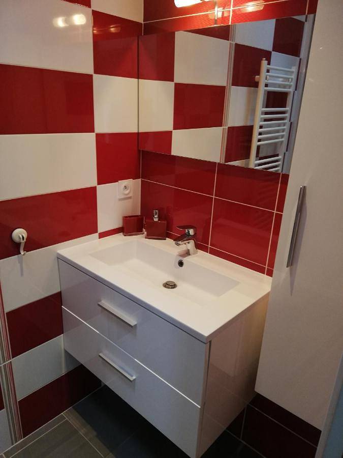 Appartement entier, Appartement de plain pied dans la verdure in Yerres, Essonne