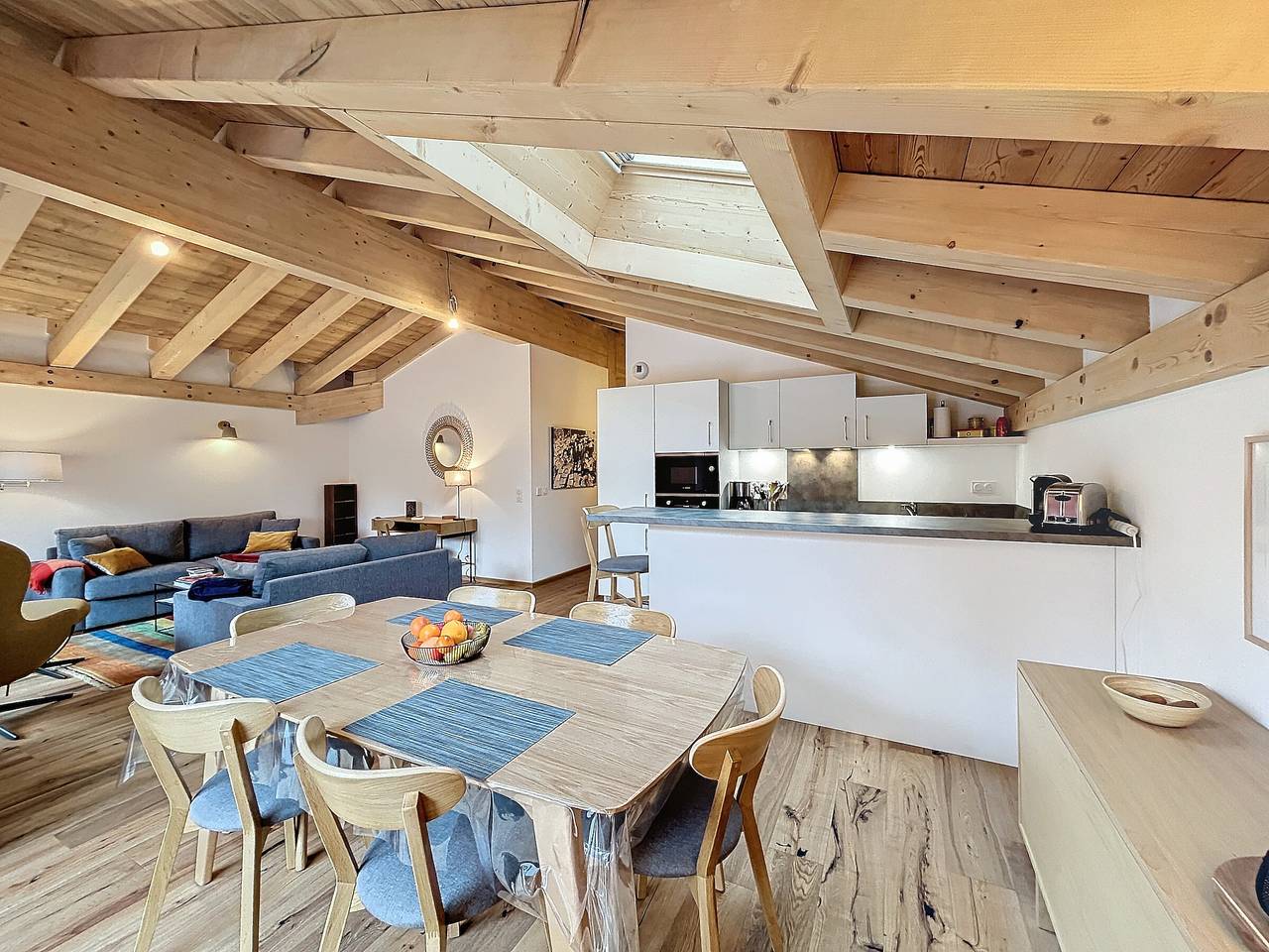 Ganze Wohnung, Wunderschöne Wohnung mit 4 Schlafzimmern in der Nähe des Skigebiets Les Portes du Mont Blanc in Combloux, Pays du Mont-Blanc