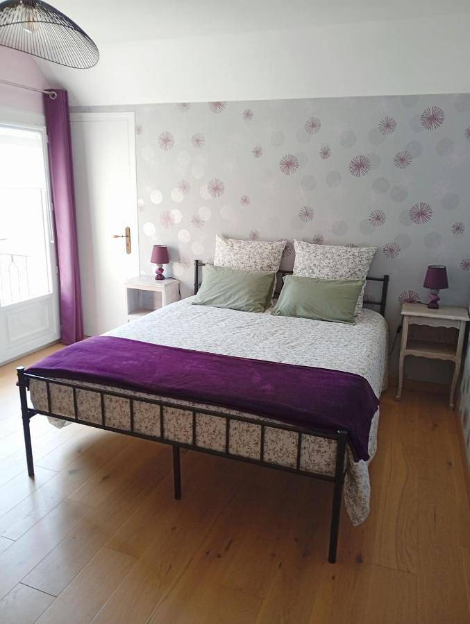 Double Room with Balcony in Coutances, Région de Coutances