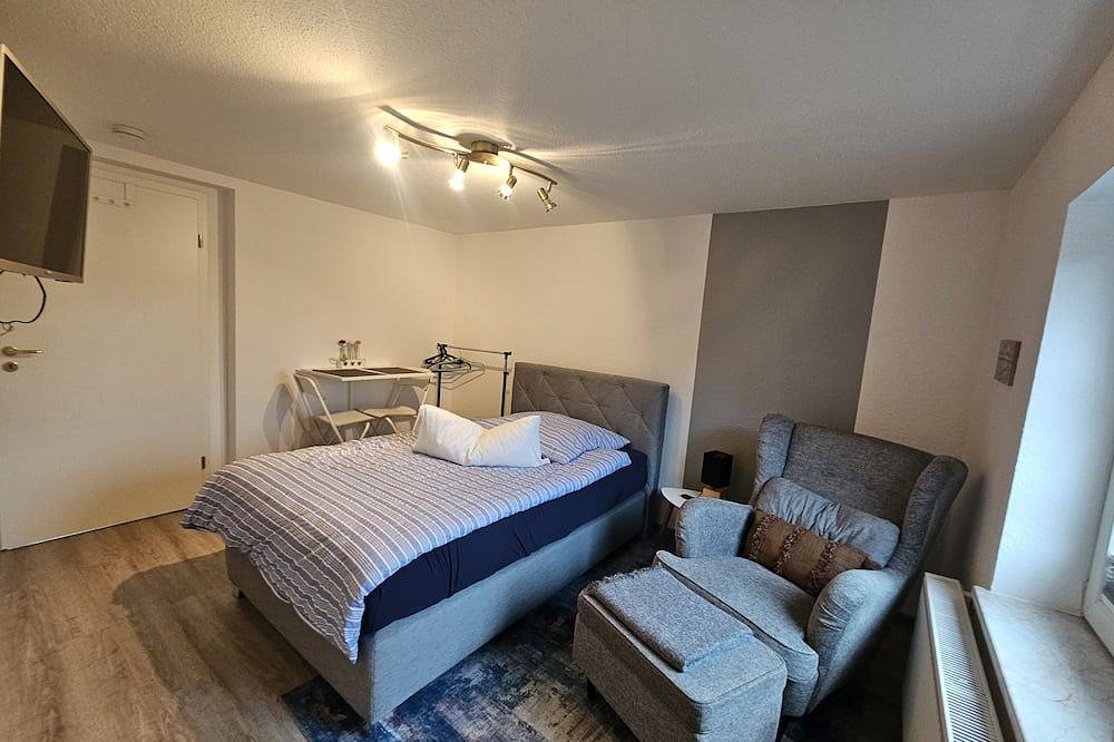 Ganze Wohnung, Große Gästewohnung mit Terrasse und Gartenhaustierfreundlich in Wienhausen, Landkreis Celle