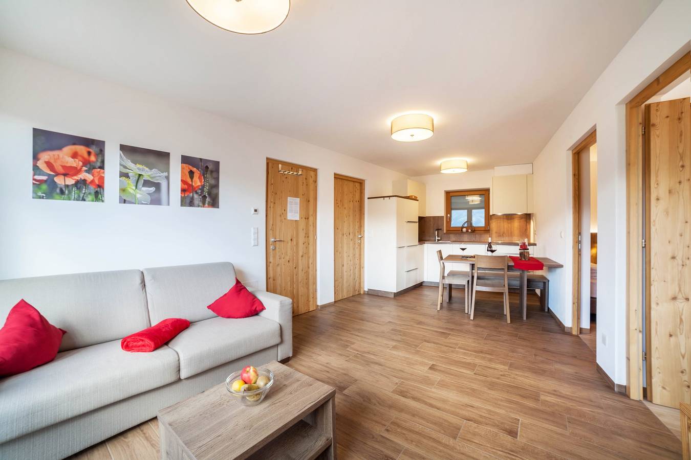 Geheel appartement, Rustiek appartement Vermoi op bergboerderij met terras in Trumsberg, Kastelbell-Tschars